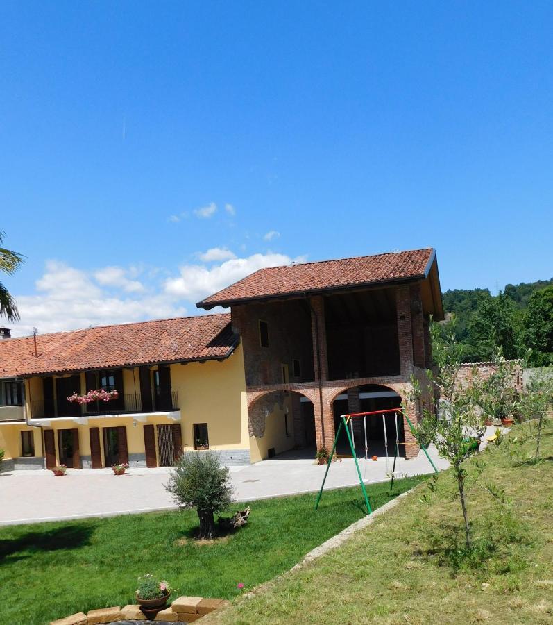 Signorina Felicita Bed & Breakfast Aglie Bagian luar foto