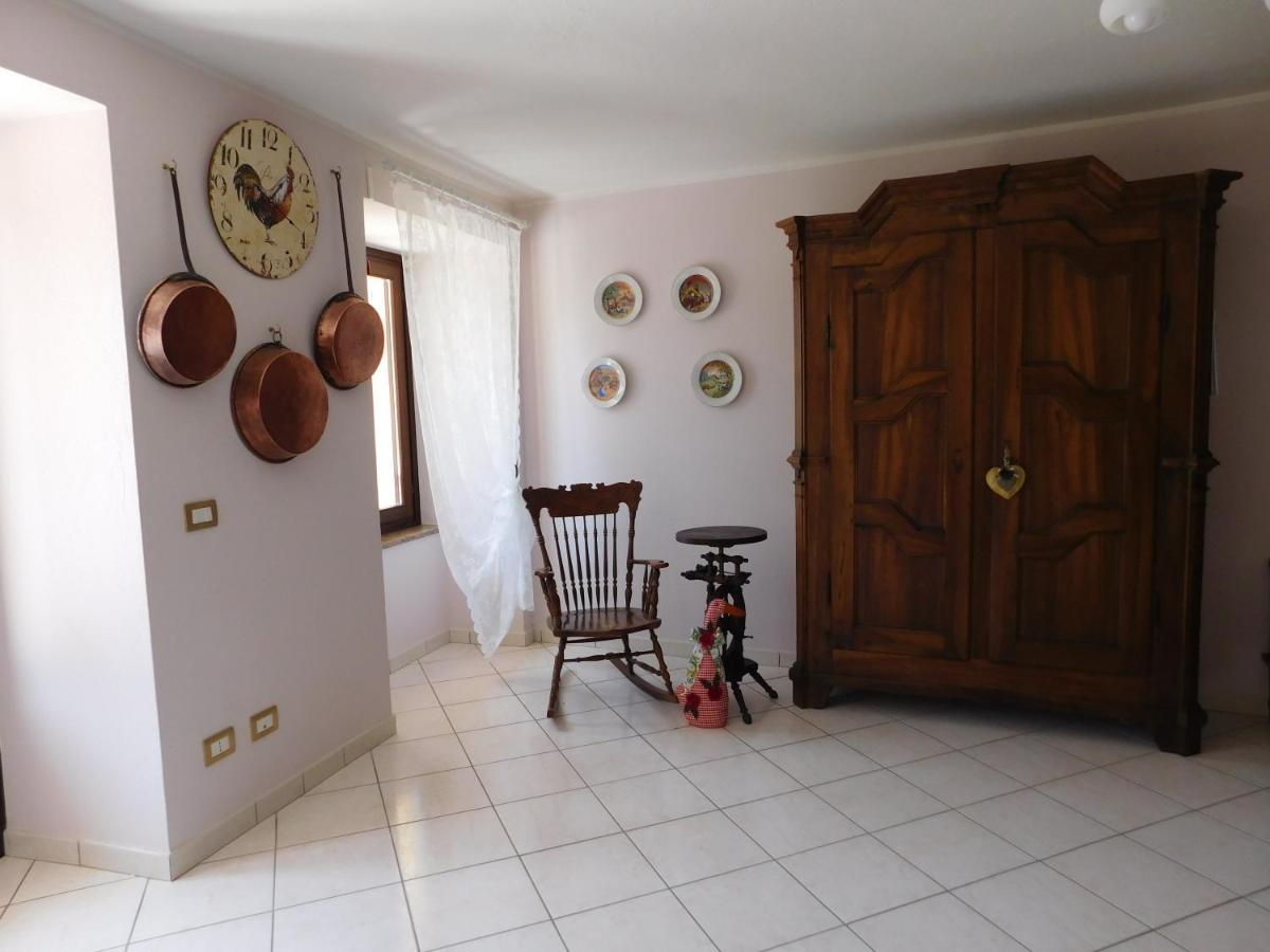 Signorina Felicita Bed & Breakfast Aglie Bagian luar foto