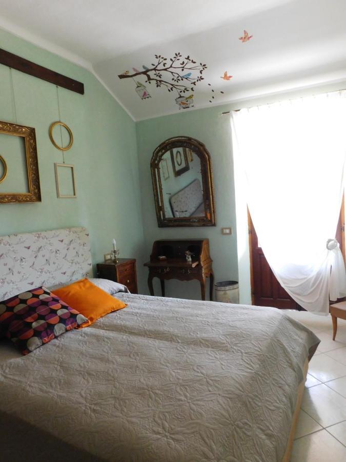 Signorina Felicita Bed & Breakfast Aglie Bagian luar foto