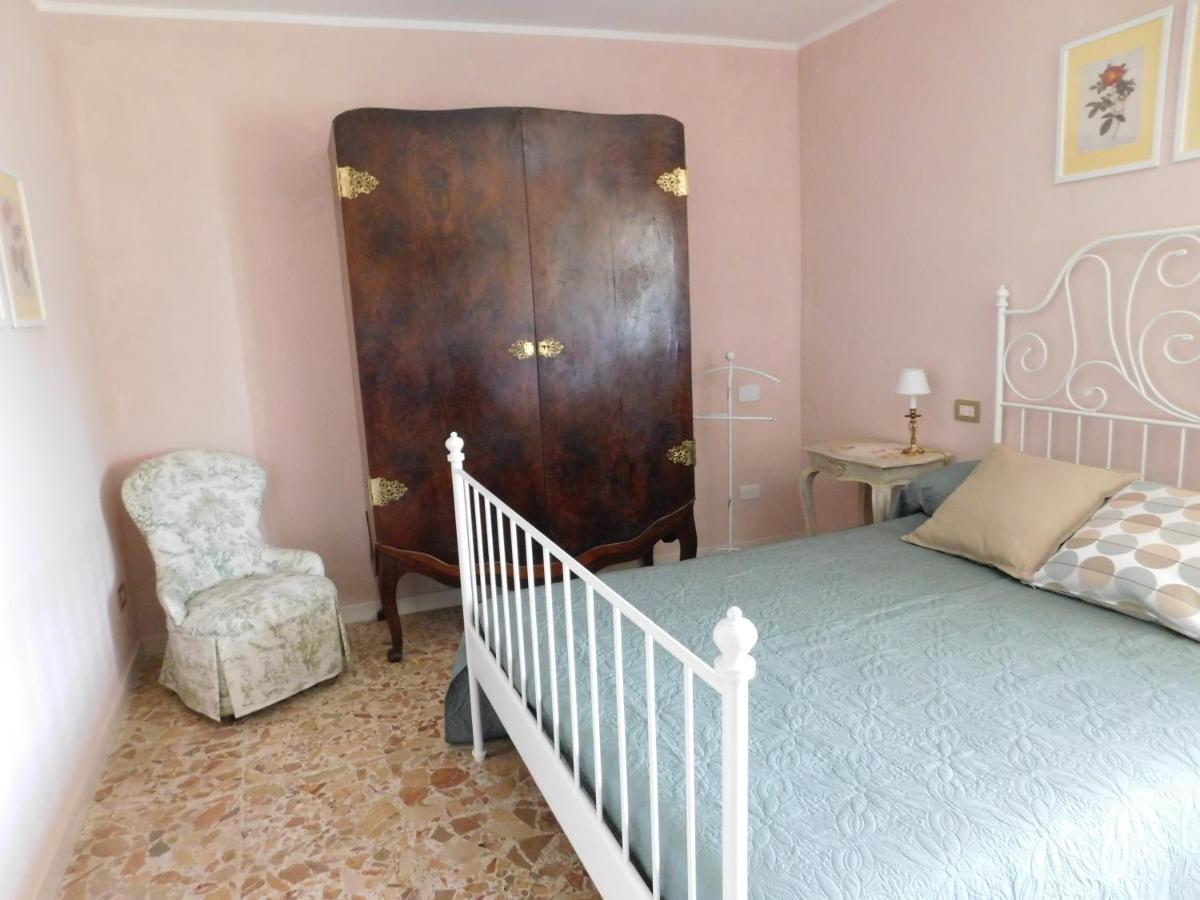Signorina Felicita Bed & Breakfast Aglie Bagian luar foto