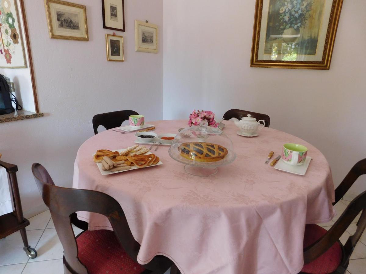 Signorina Felicita Bed & Breakfast Aglie Bagian luar foto